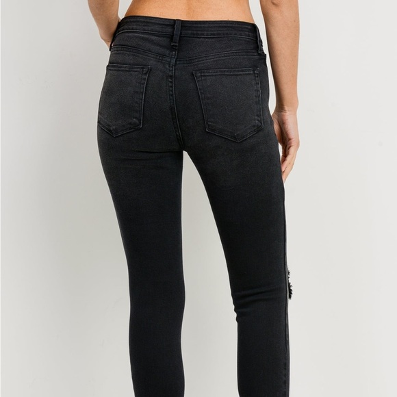 Just Black | high waisted destroyed knee skinny jeans - Picture 2 of 11